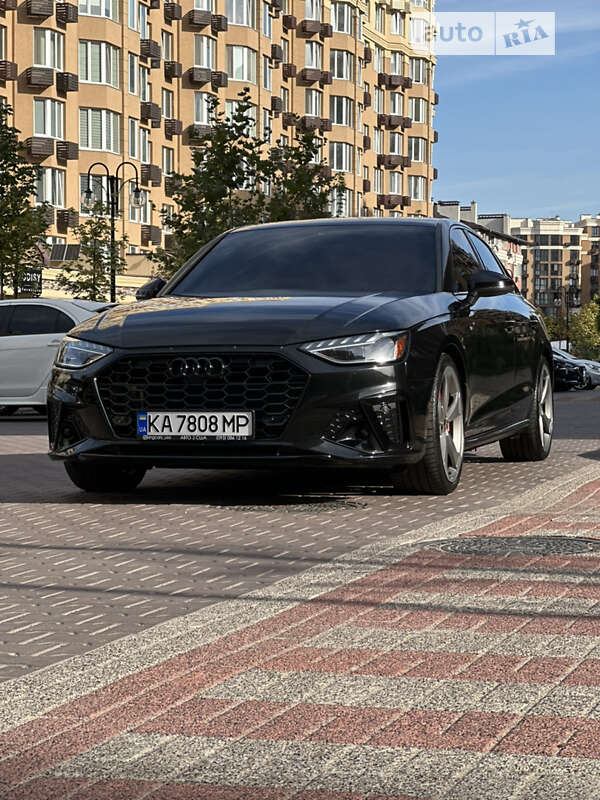 Седан Audi A4 2022 в Києві