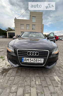 Седан Audi A4 2010 в Звягеле