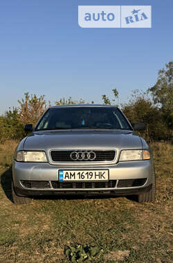 Седан Audi A4 1996 в Крюківщині