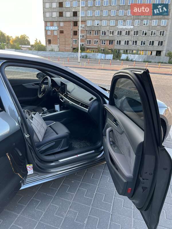 Седан Audi A4 2023 в Вінниці