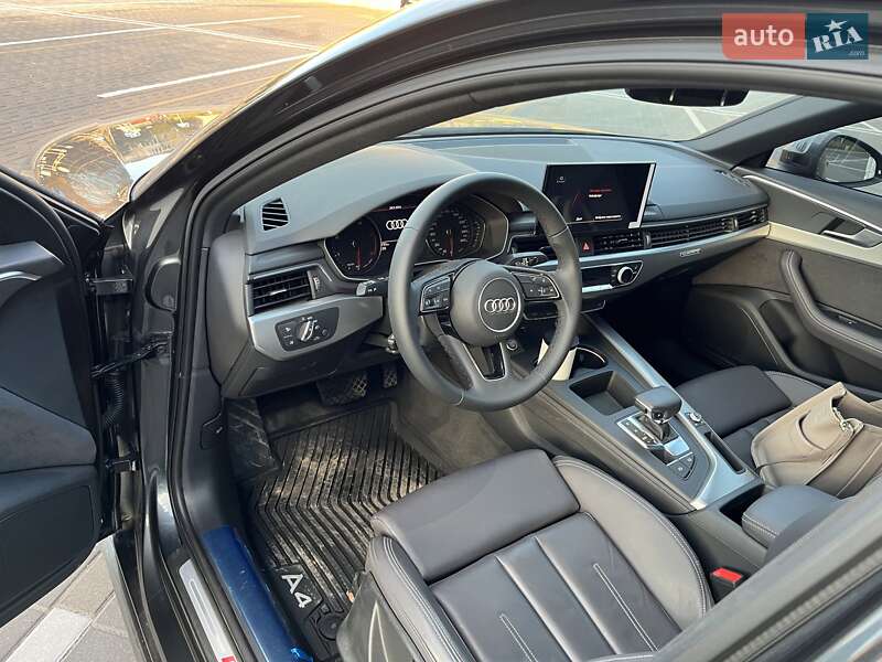 Седан Audi A4 2023 в Вінниці