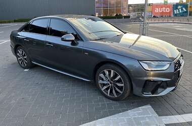 Седан Audi A4 2023 в 