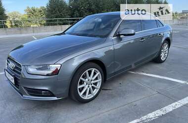 Седан Audi A4 2012 в Києві