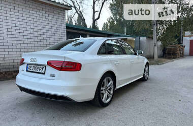 Седан Audi A4 2015 в 