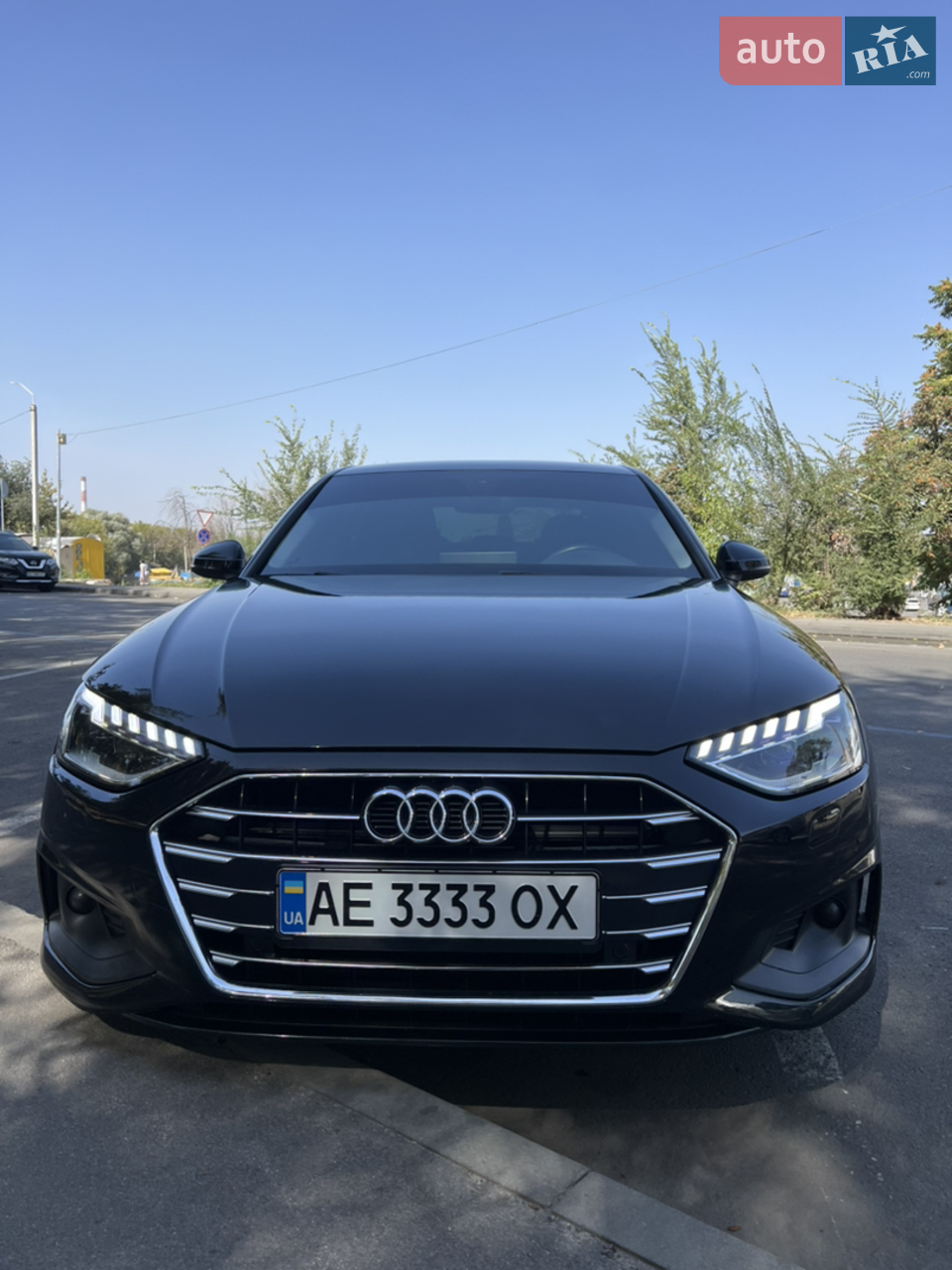 Авто в ідеальному стані!!! Передня частина авто в бронеплівці!!! Надійний, економічний дизельний двигун!!! Гарна комплектація: - круїз контроль - підігрів сидінь - шкіряний салон - багатозонний клімат контроль - електрона приладова панель - великий екран з CarPlay - система start/stop - асистенти - хороша оптика, максимальні передні фари ( система адаптивного дальнього світла) Максимальні задні фонарі - Комфортний доступ на всіх дверях - Внутрішній пакет Sline - Комфорт доступ на всіх дверях - Повний електро пакет - Спортивне мультикермо з пелюстками - підігрів передніх сидінь - Віртуальна панель приладів - Максимальна сенсорна мультимедія- Android auto та Carpley - Трьохзонний клімат контроль - Пакет асистентів водія - Audi drive select - Датчик світла - Датчик дощу - Докатка
Центральний замок • Антиблокувальна система (ABS) • Сигналізація • Система стабілізації ( ESP) • Імобілайзер • Антипробусовочна система (ASR) • Стабілізація рульового управління ( VSM) • Розподіл гальмівних зусиль ( BAS • EBD) • Запобігання зіткнення • Датчик втоми водія • Розпізнавання дорожніх знаків • Датчик тиску в шинах • Система кріплення IsoFix • Блокування замків задніх дверей • Датчик проникнення в салон (датчик об?єму) Салон та комфорт • Бортовий комп?ютер • Датчик дощу • Підігрів дзеркал • Тоновані вікна • Запуск двигуна з кнопки • Складане заднє сидіння • Оздоблення керма шкірою • Система «старт-стоп» • Електрорегулювання керма • Мультифункціональне кермо • Підрульові пелюстки перемикання передач • Електропривід дзеркал • Підкурювач і попільничка • Адаптивний круїз • Круїз контроль • Вибір режиму руху Мультимедіа Акустика • Навігаційна система • Мультимедіа система з LCD екраном • Bluetooth • USB • Голосове керування • Android Auto • CarPlay Оптика Датчика світла • Омивач фар • Денні ходові вогні • Система управління дальнім світлом • Система допомоги при паркуванні Парктронік передній • Парктронік задній • Задня камера • 2 комплекти гуми • Причина продажу - покупка іншого авто!!