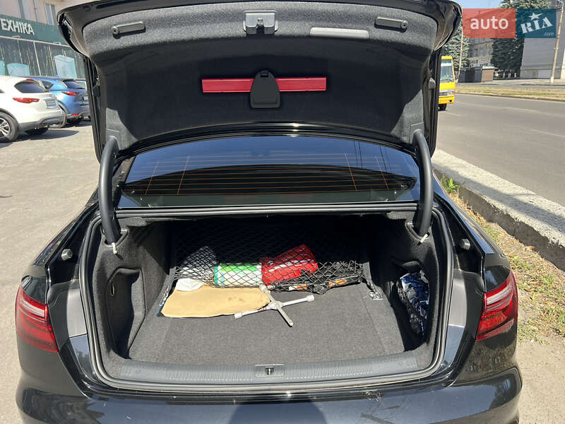 Седан Audi A4 2020 в Днепре