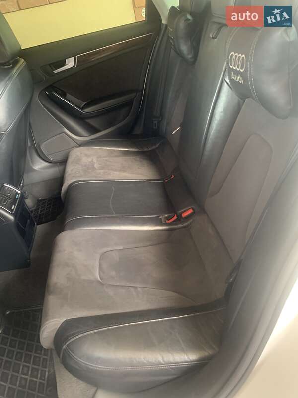 Седан Audi A4 2010 в Макарові