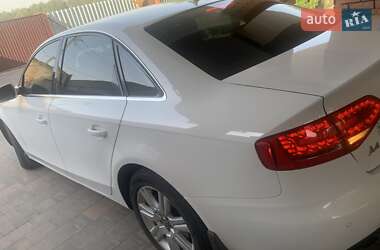 Седан Audi A4 2010 в Макарове