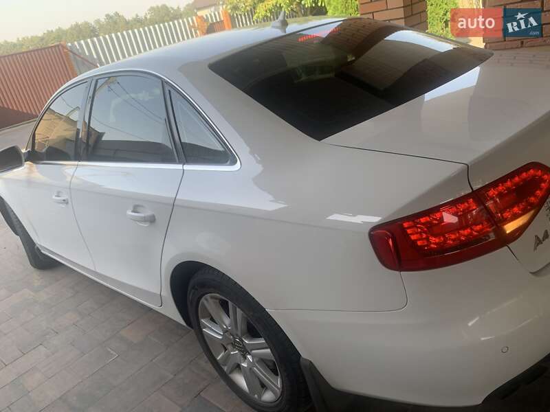 Седан Audi A4 2010 в Макарові