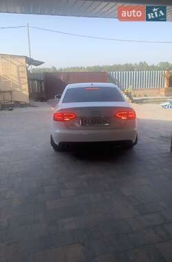 Седан Audi A4 2010 в Макарове