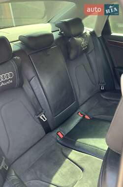 Седан Audi A4 2010 в Макарове