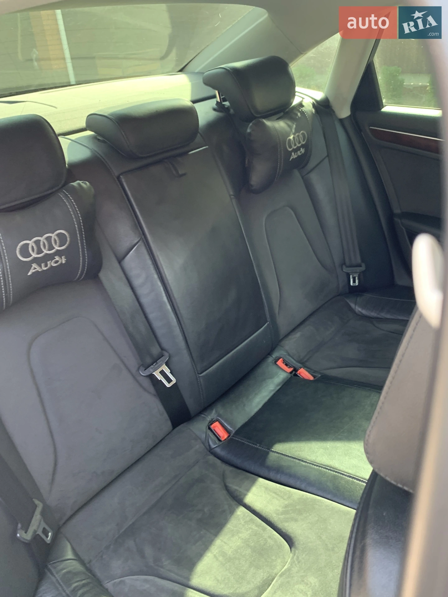 2010 Audi A4 - мініатюра 13