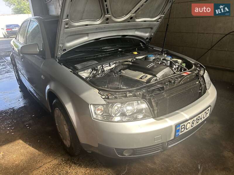 Седан Audi A4 2002 в Овруче