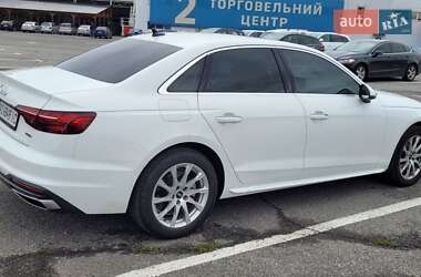 Седан Audi A4 2021 в Ужгороде