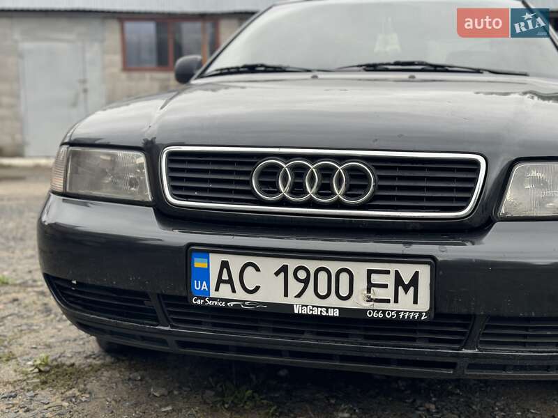 Седан Audi A4 1996 в Луцке