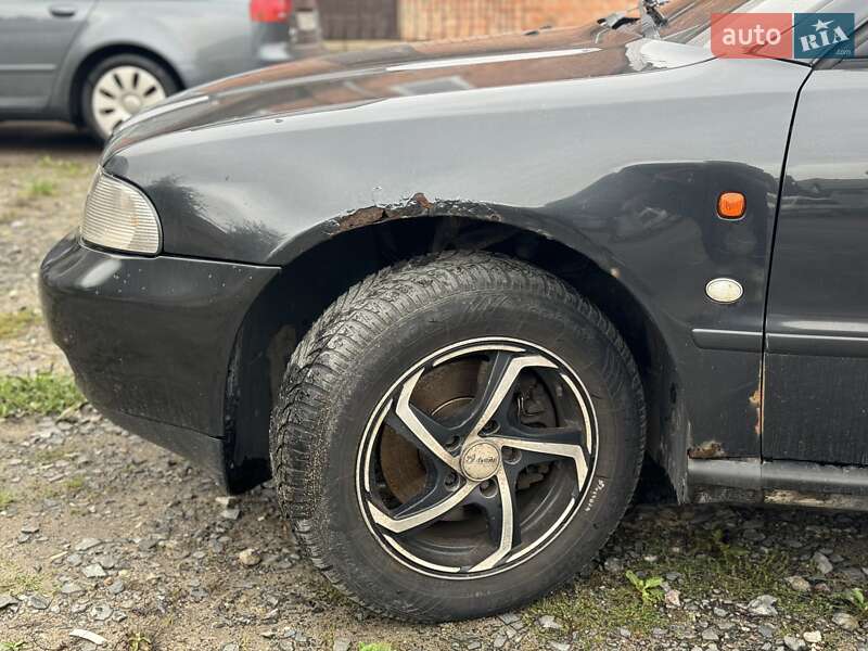 Седан Audi A4 1996 в Луцке