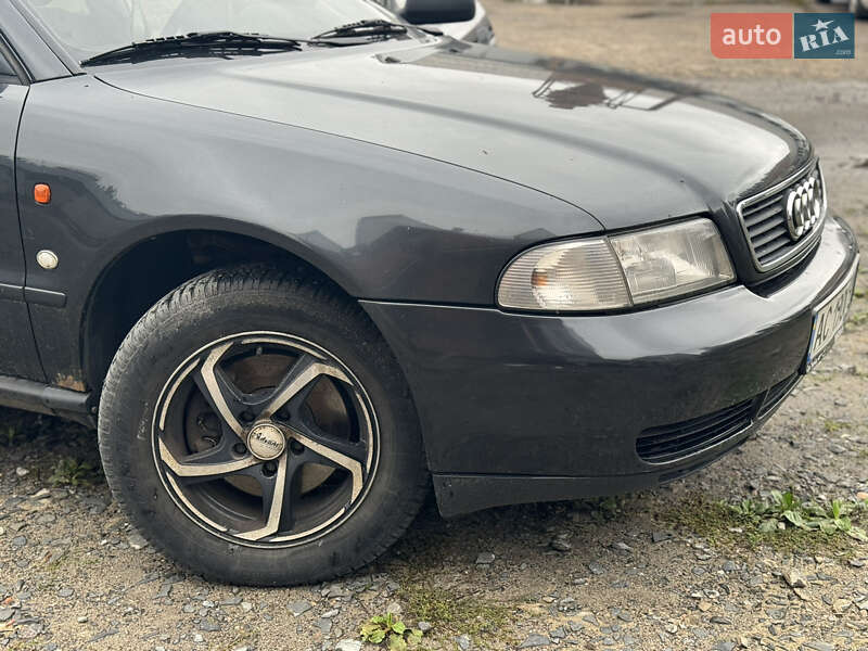 Седан Audi A4 1996 в Луцке