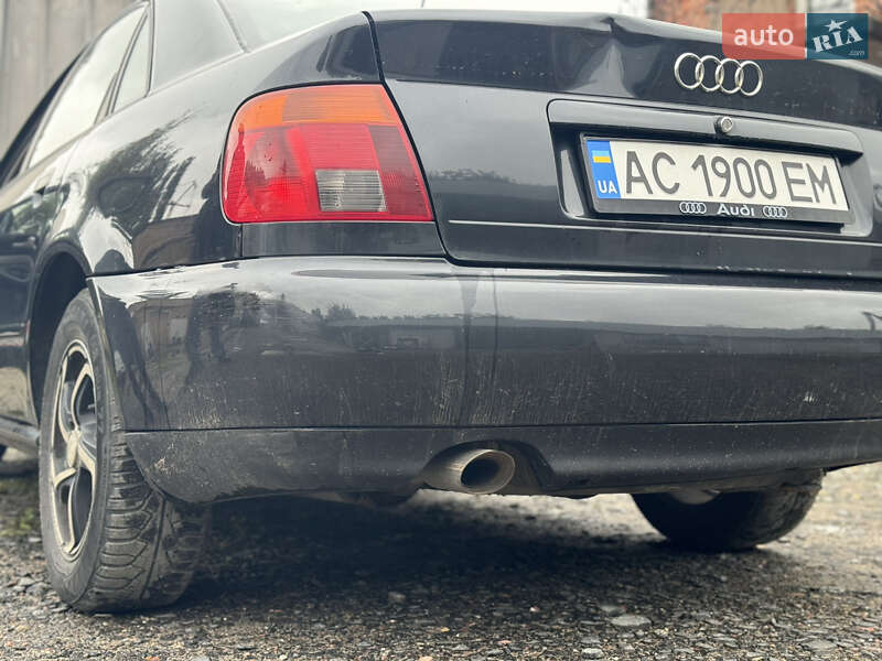 Седан Audi A4 1996 в Луцке