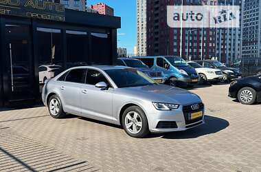 Седан Audi A4 2016 в Киеве