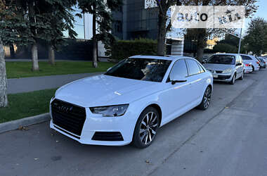 Седан Audi A4 2016 в Киеве