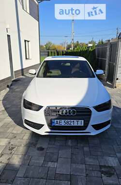 Седан Audi A4 2014 в Киеве