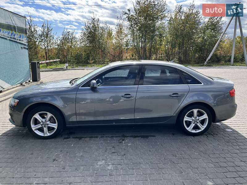 Седан Audi A4 2012 в Львове