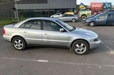 Седан Audi A4 1996 в 