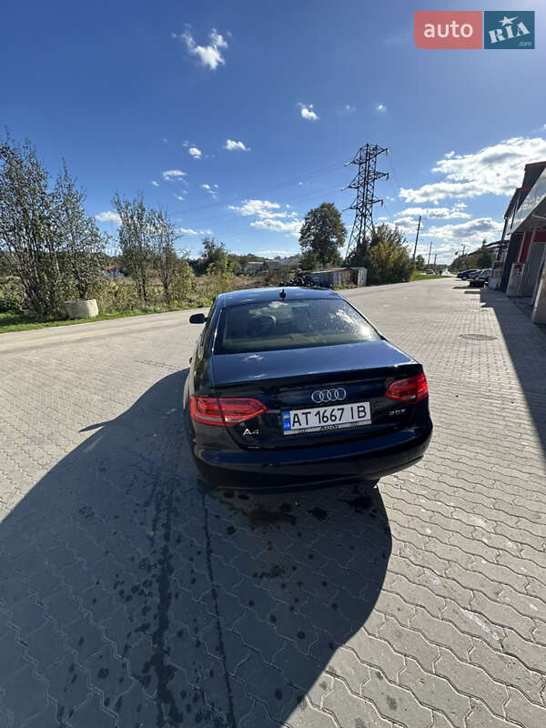 Седан Audi A4 2011 в Калуші