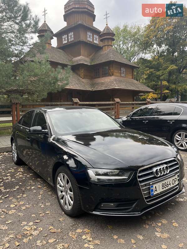 Седан Audi A4 2013 в Львове
