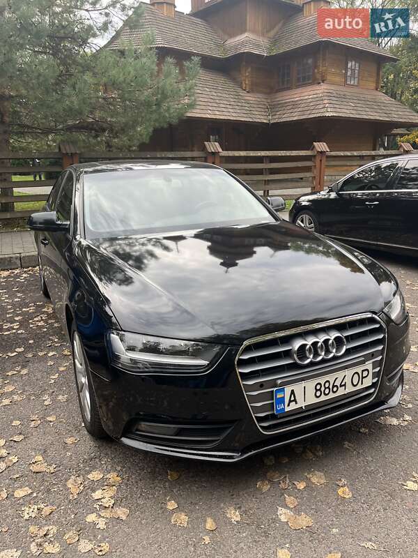 Седан Audi A4 2013 в Львове
