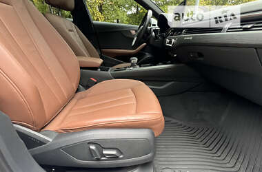 Седан Audi A4 2020 в 