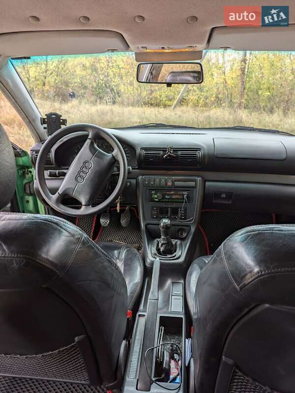 Седан Audi A4 1997 в Миргороді
