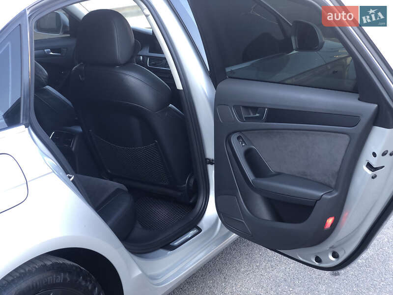 Седан Audi A4 2008 в Хусте
