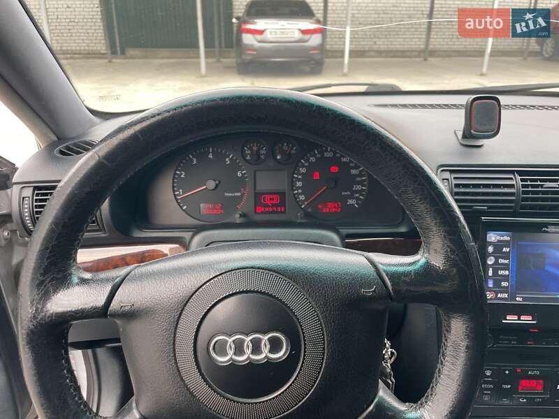 Універсал Audi A4 2000 в Чернігові
