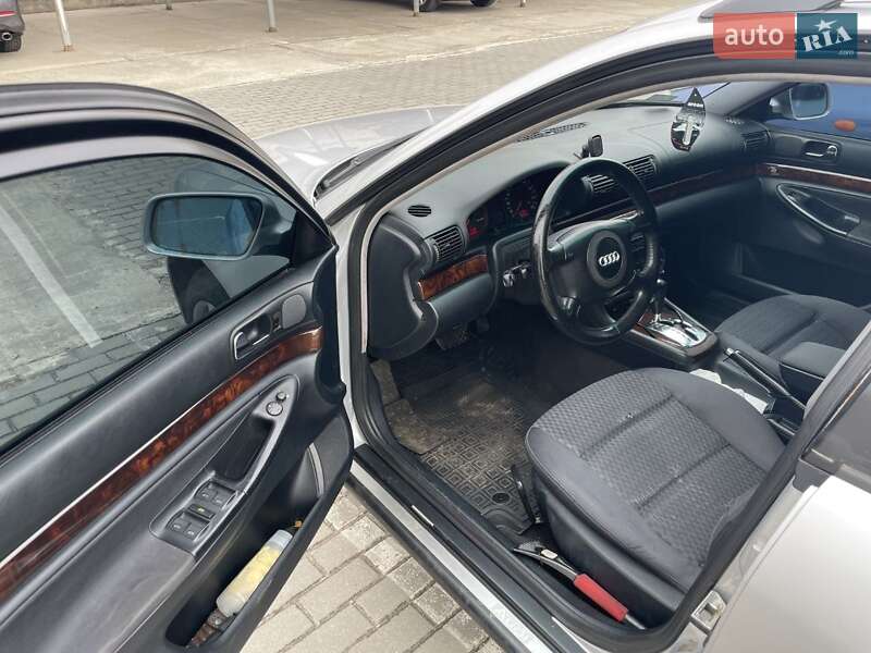 Універсал Audi A4 2000 в Чернігові