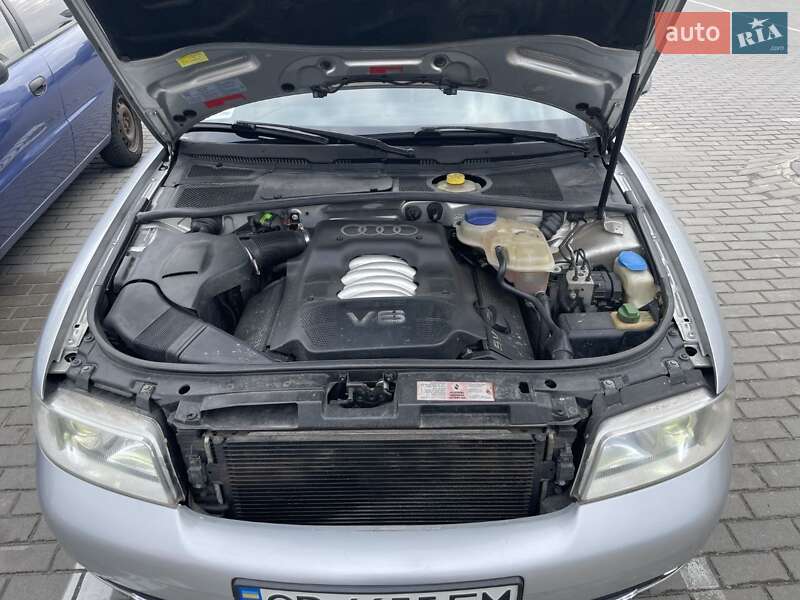 Універсал Audi A4 2000 в Чернігові
