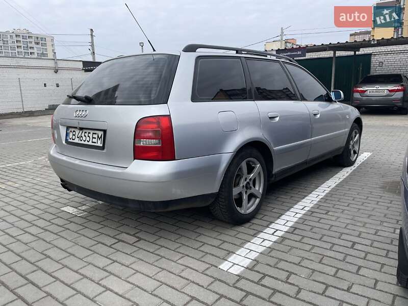 Універсал Audi A4 2000 в Чернігові