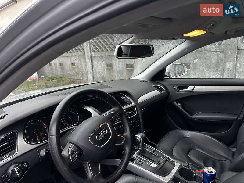 Седан Audi A4 2012 в Києві
