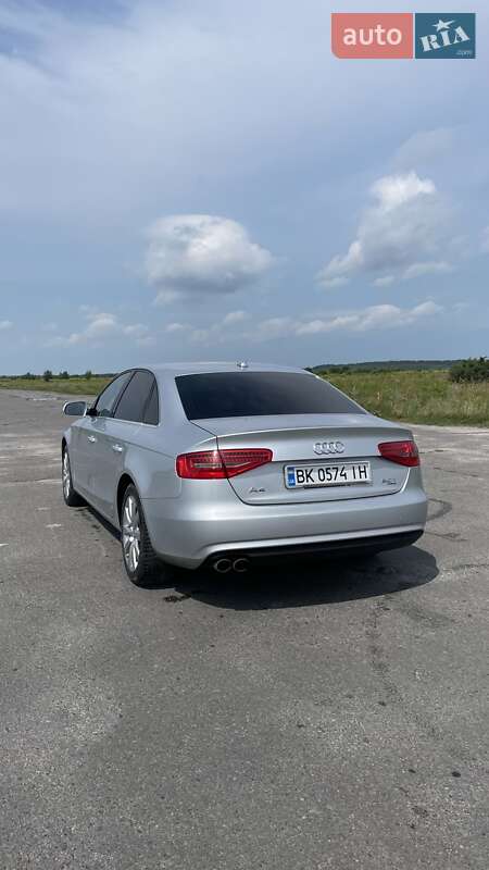 Седан Audi A4 2013 в Березному