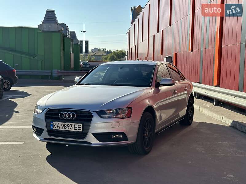 Седан Audi A4 2013 в Києві