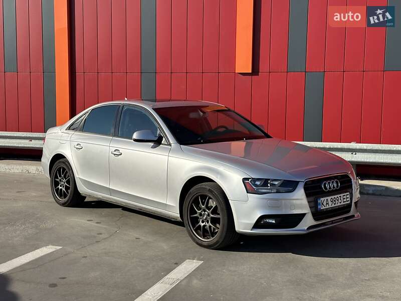 Седан Audi A4 2013 в Києві