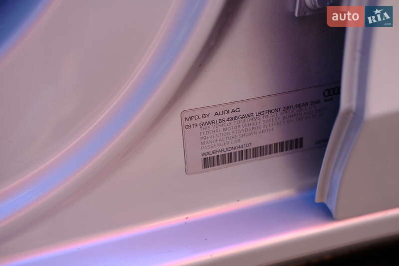 Седан Audi A4 2013 в Києві