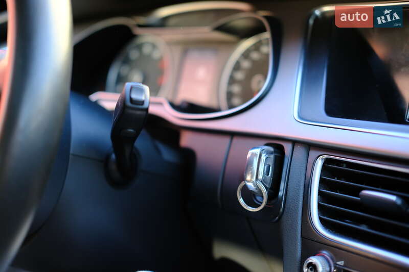 Седан Audi A4 2013 в Києві
