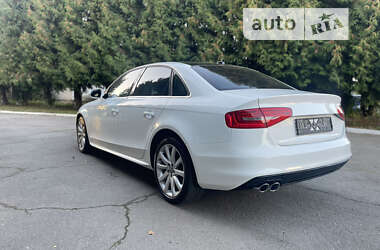 Седан Audi A4 2013 в Рівному