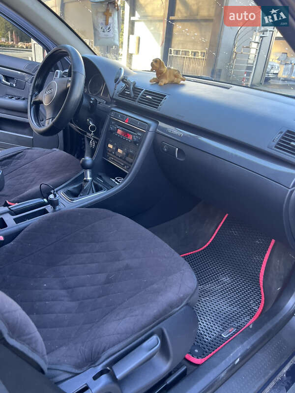 Седан Audi A4 2004 в Яремче