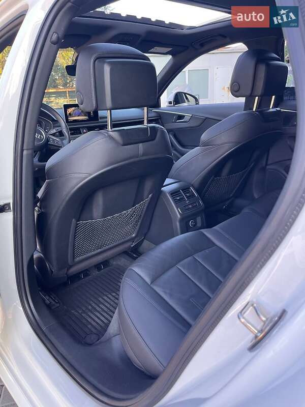 Седан Audi A4 2017 в Львове
