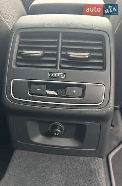 Седан Audi A4 2015 в 