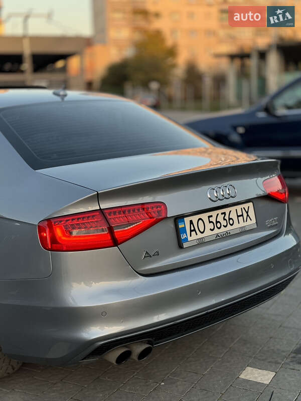 Седан Audi A4 2015 в Ужгороде
