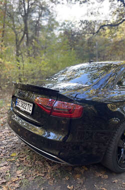 Седан Audi A4 2013 в Львові