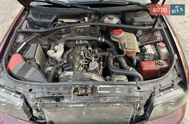Седан Audi A4 1996 в 